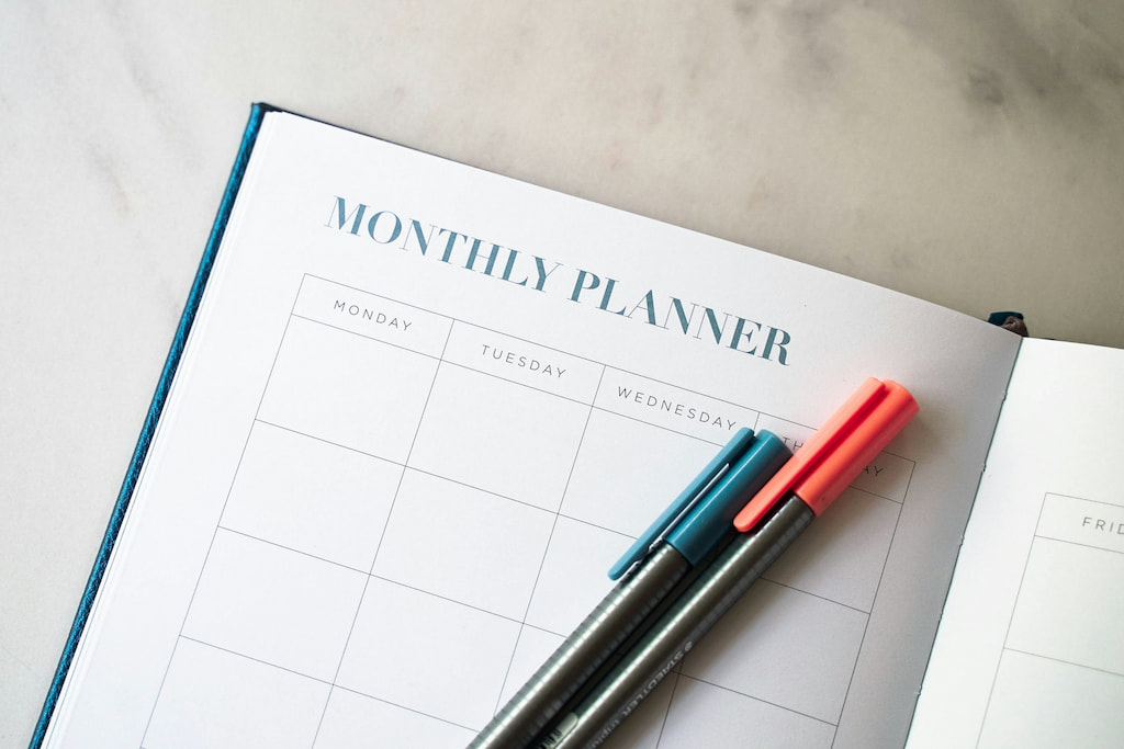 microsoft planner vs monday: which project tool wins in 2025?