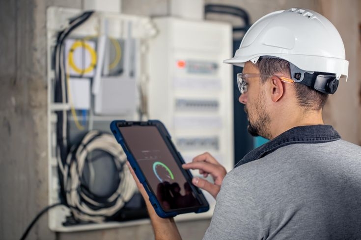 the ultimate guide to scheduling software for electricians